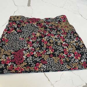 Rafaela Comfort Size Medium Floral Black and Pink Women's Skort Stretch Waist